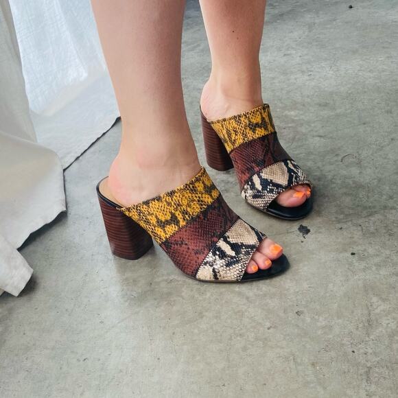 GIBSON LATIMER White Snakeskin Colorblock Stripe Wedge Stacked Heeled Mules 11 - Picture 5 of 6